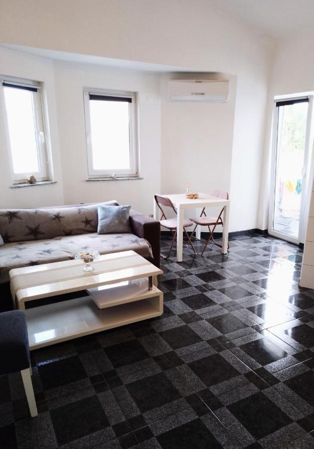 Abelia Sea View Apartment Pula Exterior photo